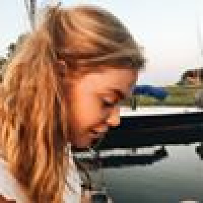 Lynn  zoekt een Huurwoning / Kamer / Studio / Appartement / Woonboot in Utrecht