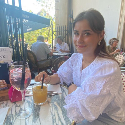 Sophie  zoekt een Kamer / Studio / Appartement in Utrecht